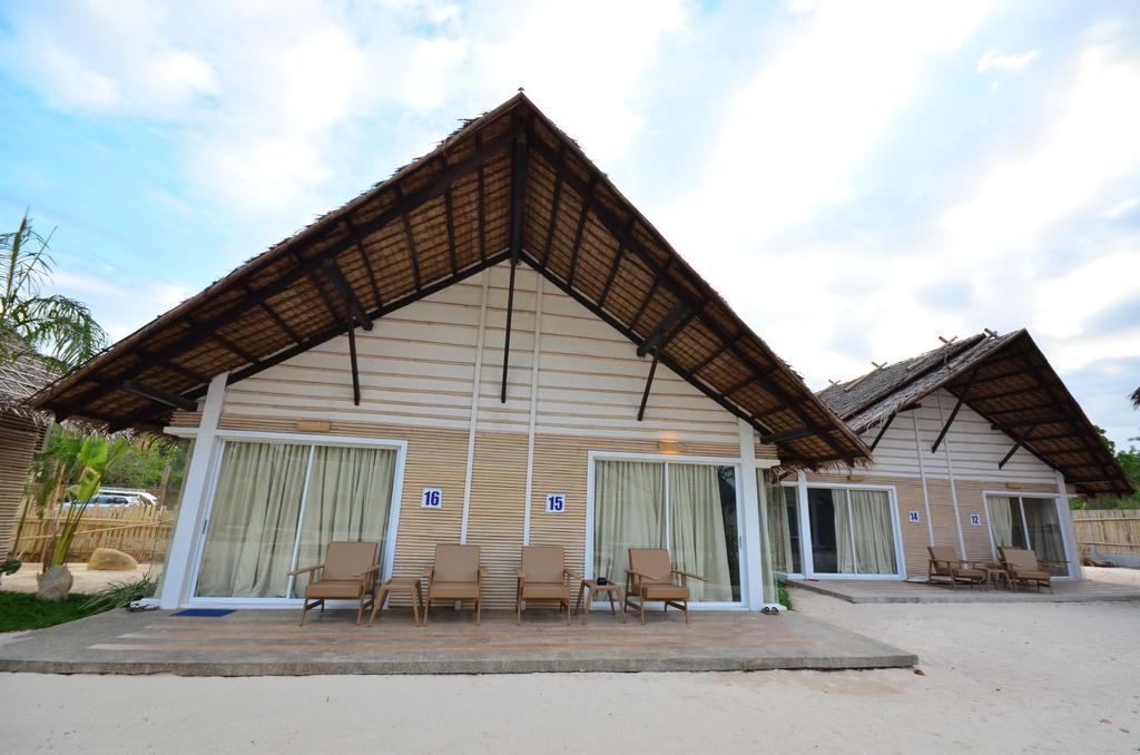 Blue Palawan Beach Club Puerto Princesa Bagian luar foto