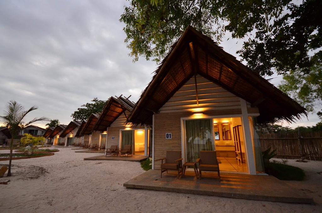 Blue Palawan Beach Club Puerto Princesa Bagian luar foto